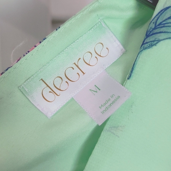 Decree M Flowy Floral Print Tank - Picture 2 of 3